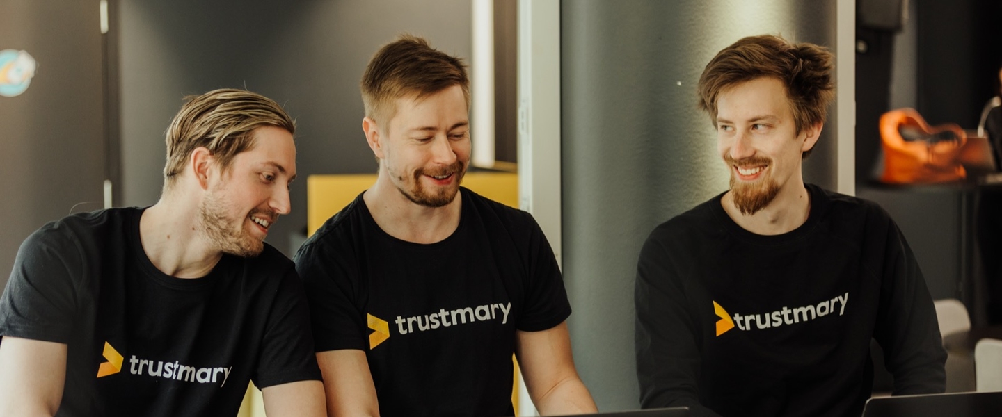 Tekoälyopas kasvuyrityksille: näkyvyys, luottamus ja arvostelut