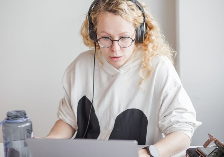 Google Forms -kyselyt: opas Googlen ilmaiseen kyselytyökaluun