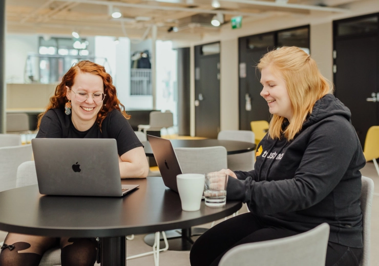 Kuinka Customer Satisfaction Score (CSAT) auttaa yritystäsi? 7 esimerkkiä