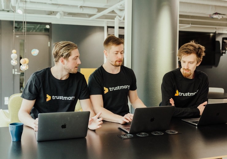 How to Motivate Employees to Collect Customer Feedback