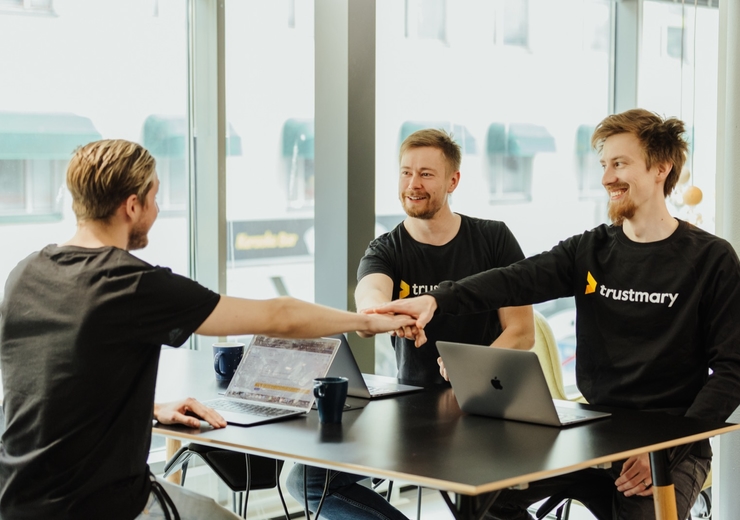 Customer Advocacy: Top Strategies, Examples, and Expert Opinions