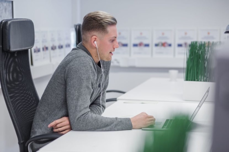 Miten kyselytutkimuksia voi hyödyntää asiakastyytyväisyyden kehittämisessä?